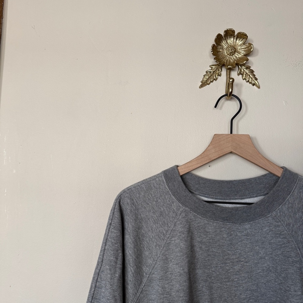 Abercrombie & Fitch Raglan Gray Crewneck Sweatshirt